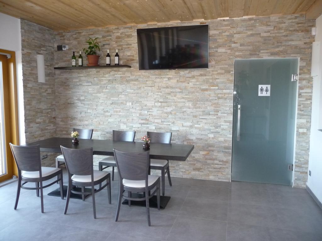 מודרבה Ea Horsky Hotel Hajenka מראה חיצוני תמונה